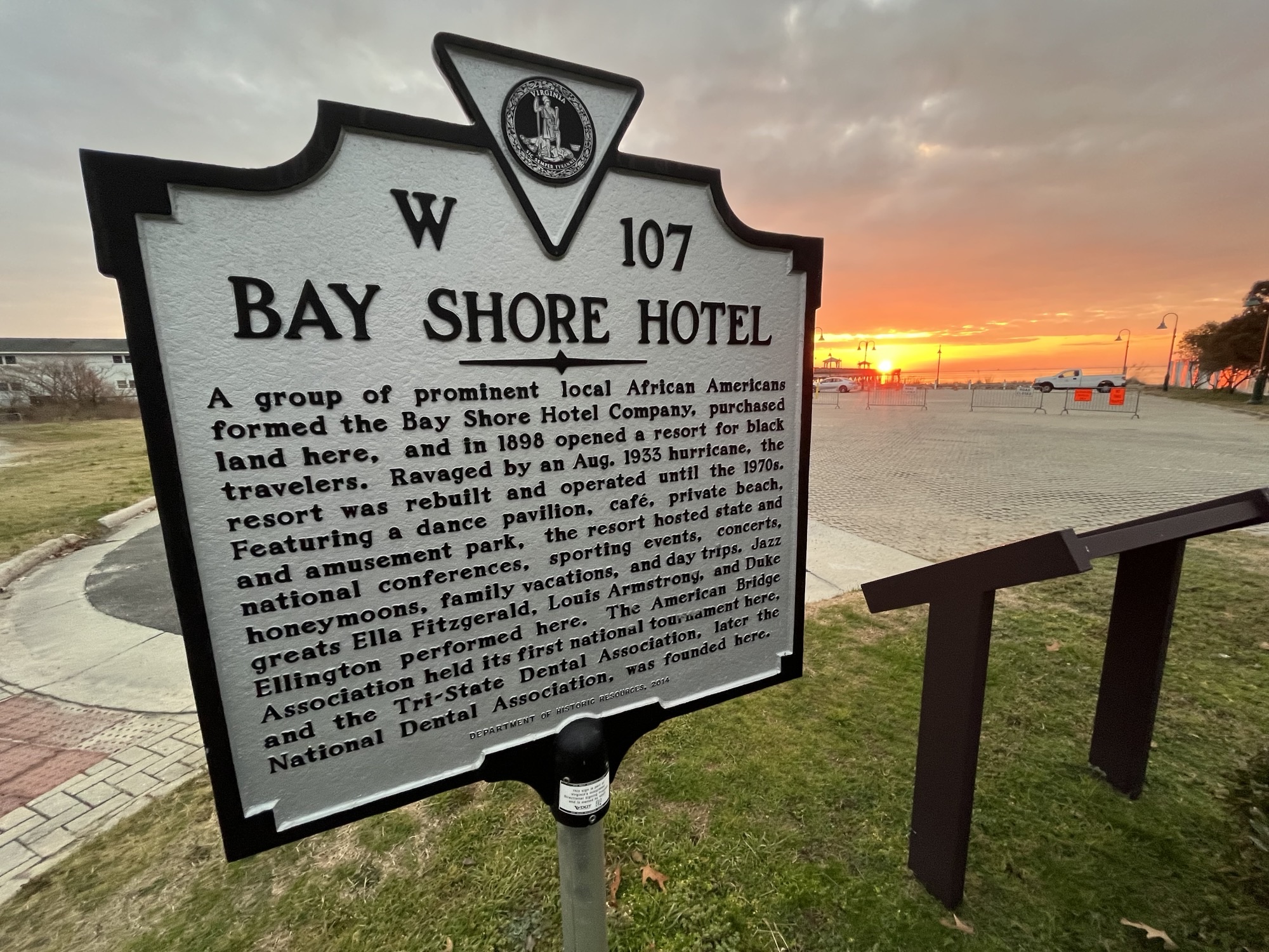 Bay Shore Hotel sign Hampton 2023