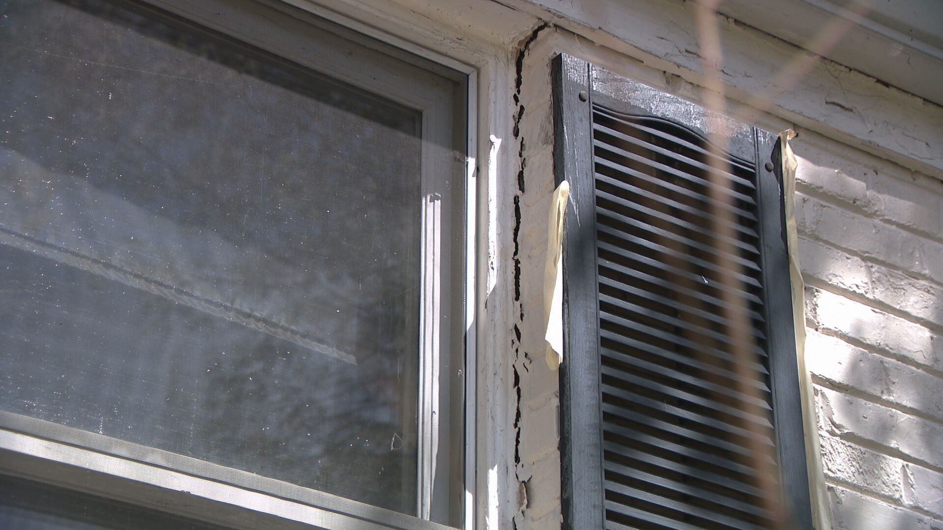 crack in window.jpeg
