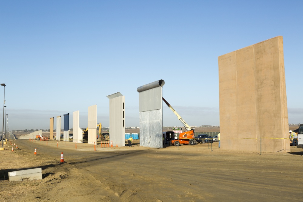 border wall mani albrecht.jpg