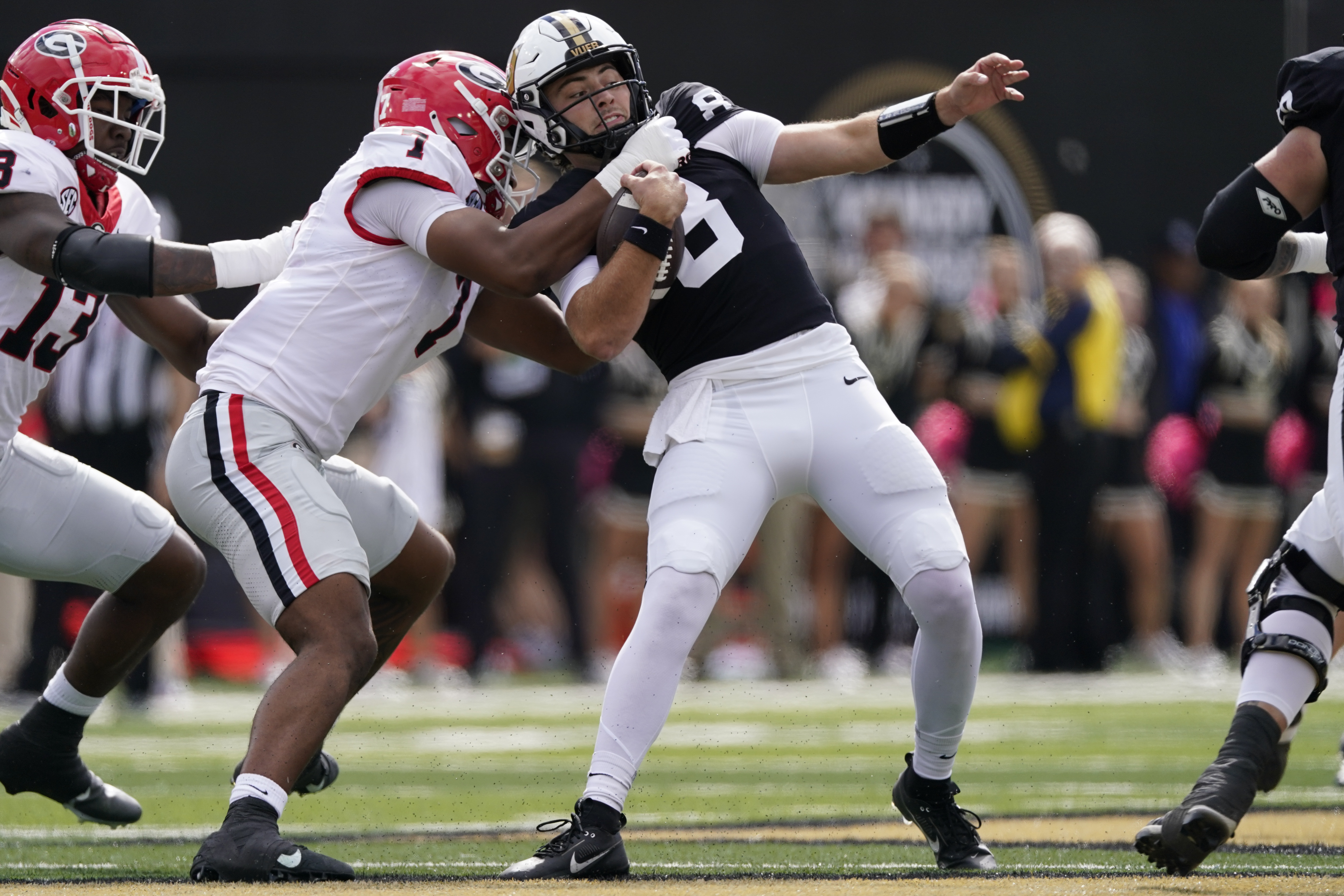 Georgia Bulldogs linebacker Marvin Jones Jr. tackles Vanderbilt Commodores QB Ken Seals, Oct. 14, 2023