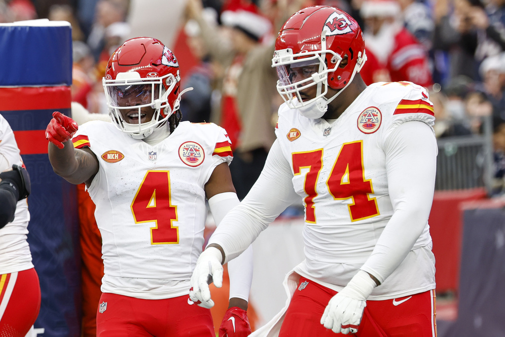 Chiefs Patriots Football