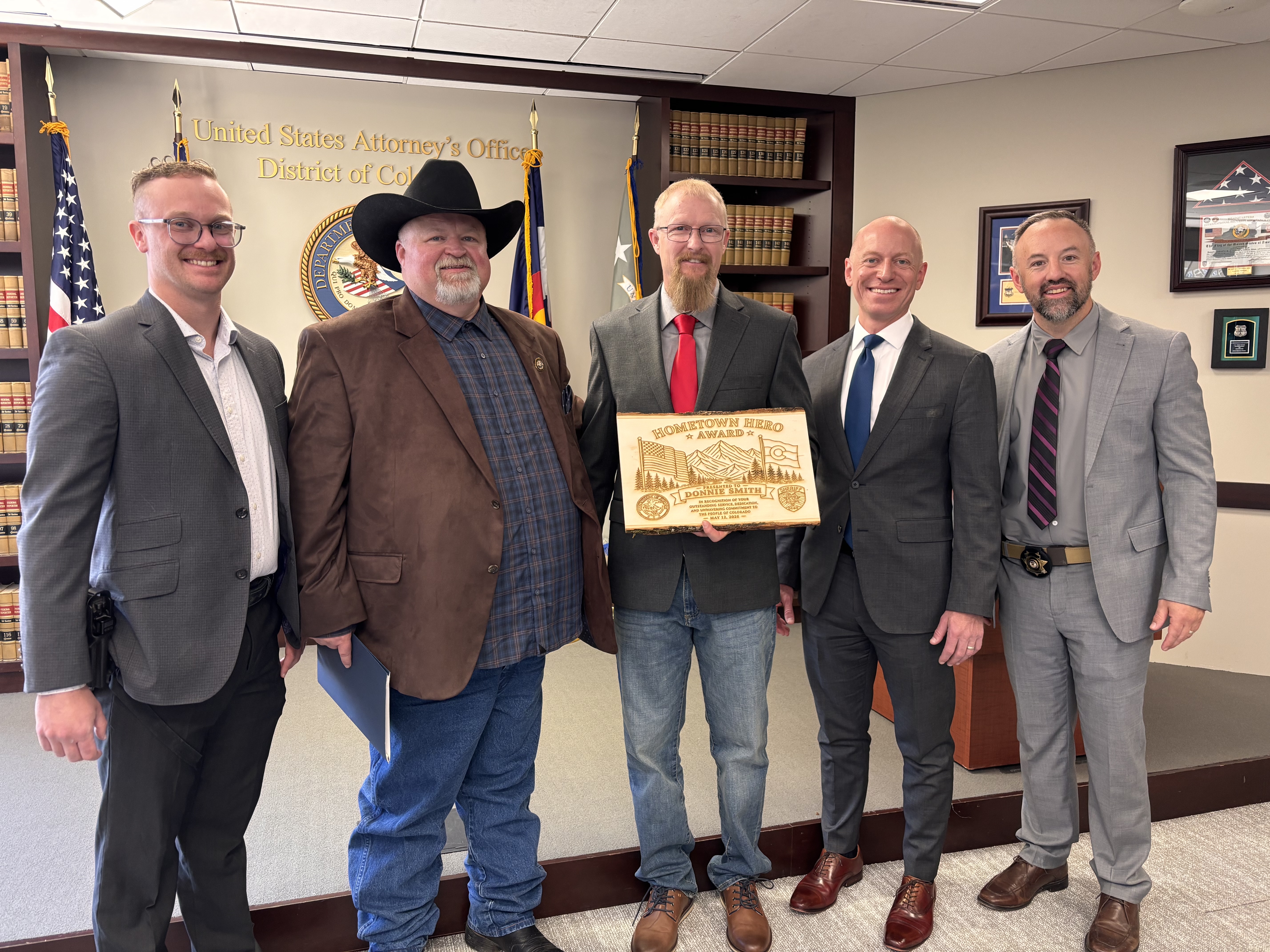 donnie_smith_with_sheriff_0.jpeg