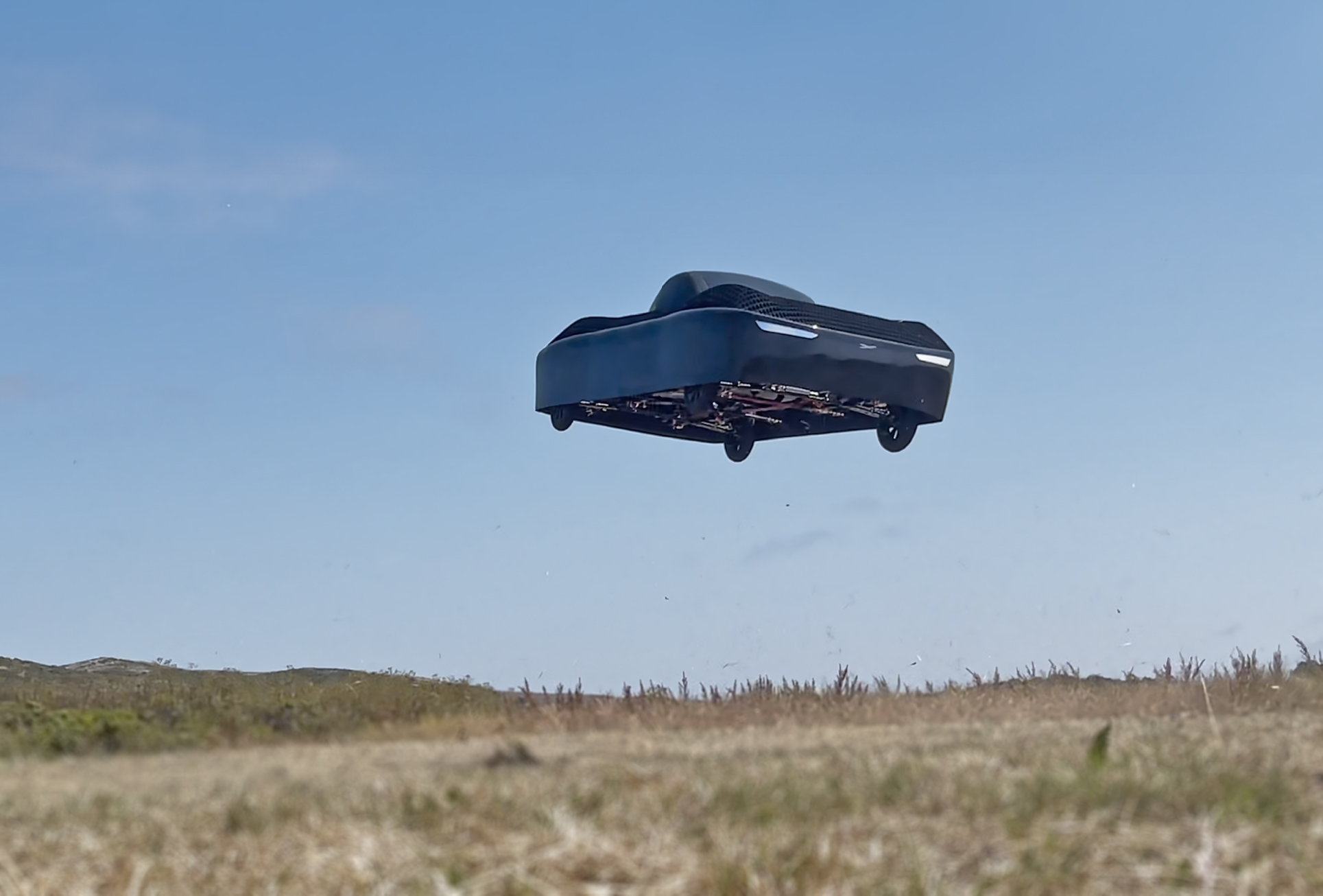 Alef full-size car low-altitude flight test.jpg