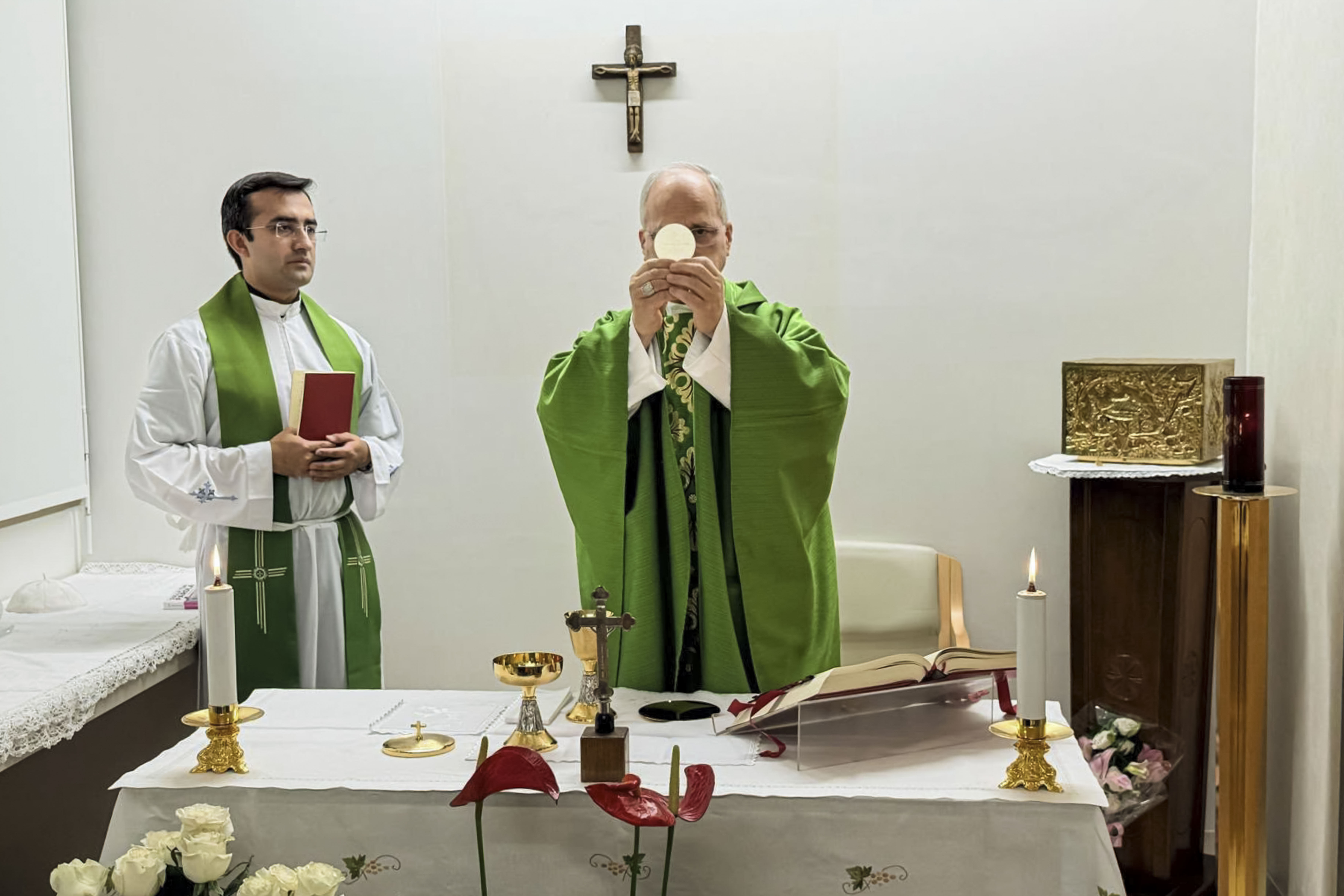 APTOPIX Vatican Pope Surgery