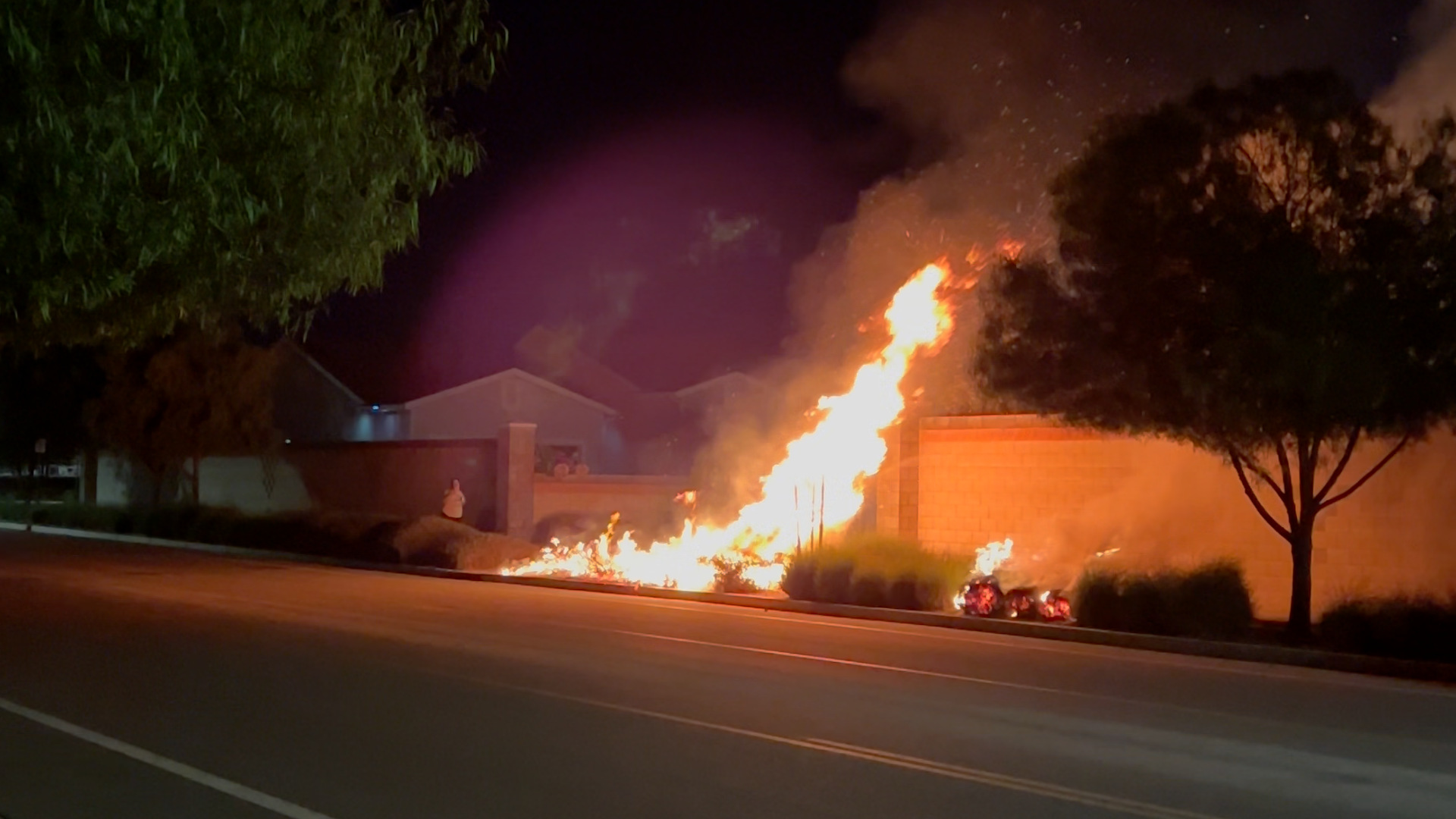 Shafter residents scramble to douse fire Sunday night