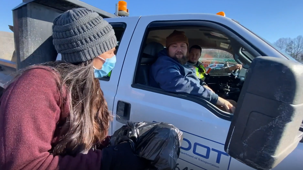 Snow Heroes Lunch 06.png