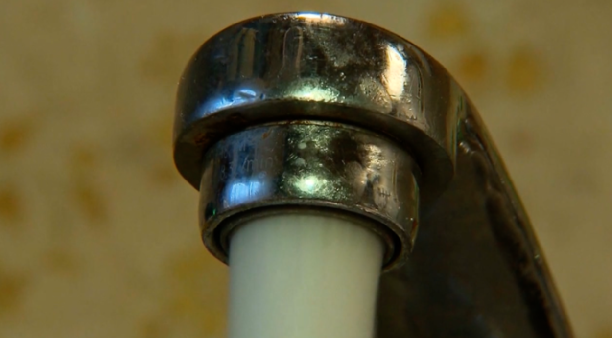 Sink with water flowing