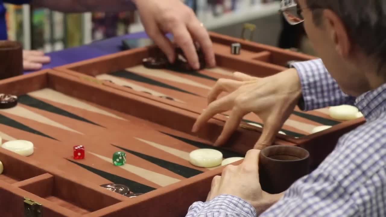 Las Vegas Backgammon Club keeps centuries-old game rolling in the City of Chance