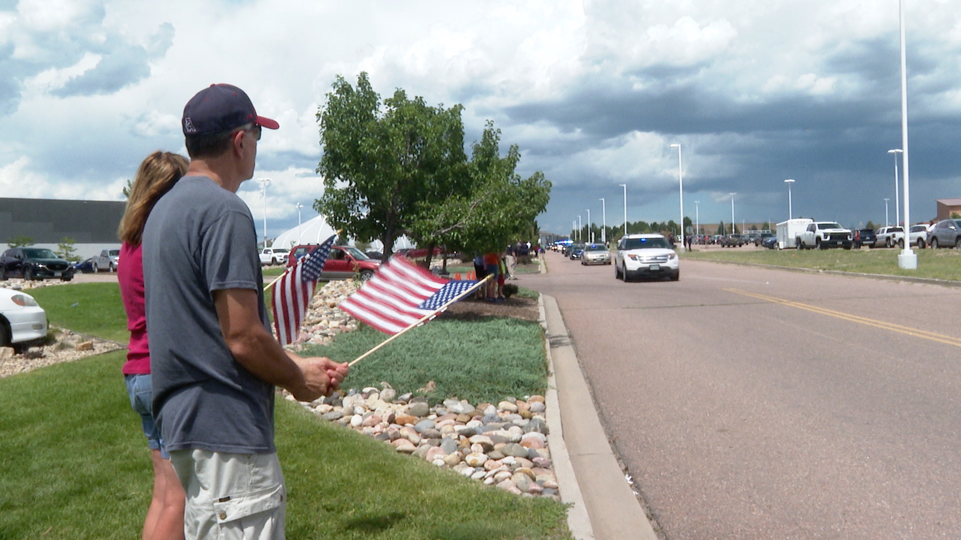 Community shows support for fallen Deputy Andrew Peery