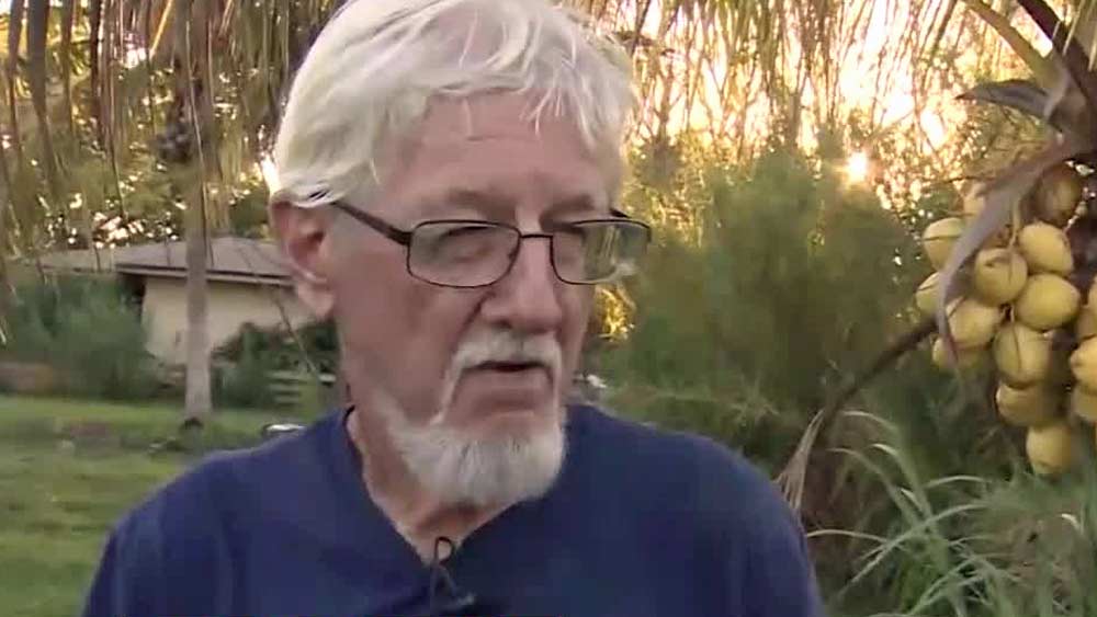 80-year-old FL man wrangles large alligator in his backyard