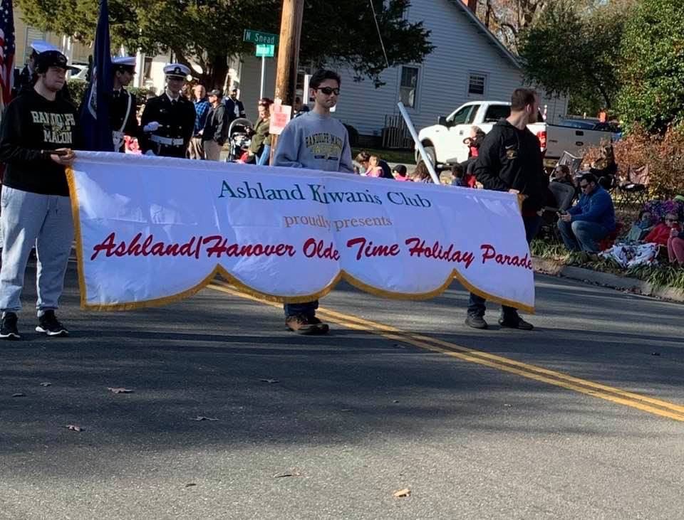 Asland Holiday parade.jpg