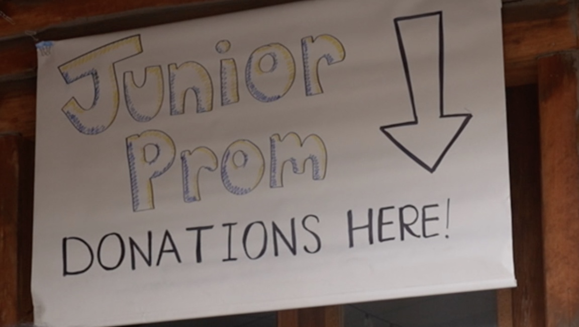 Grand ledge junior prom donations sign