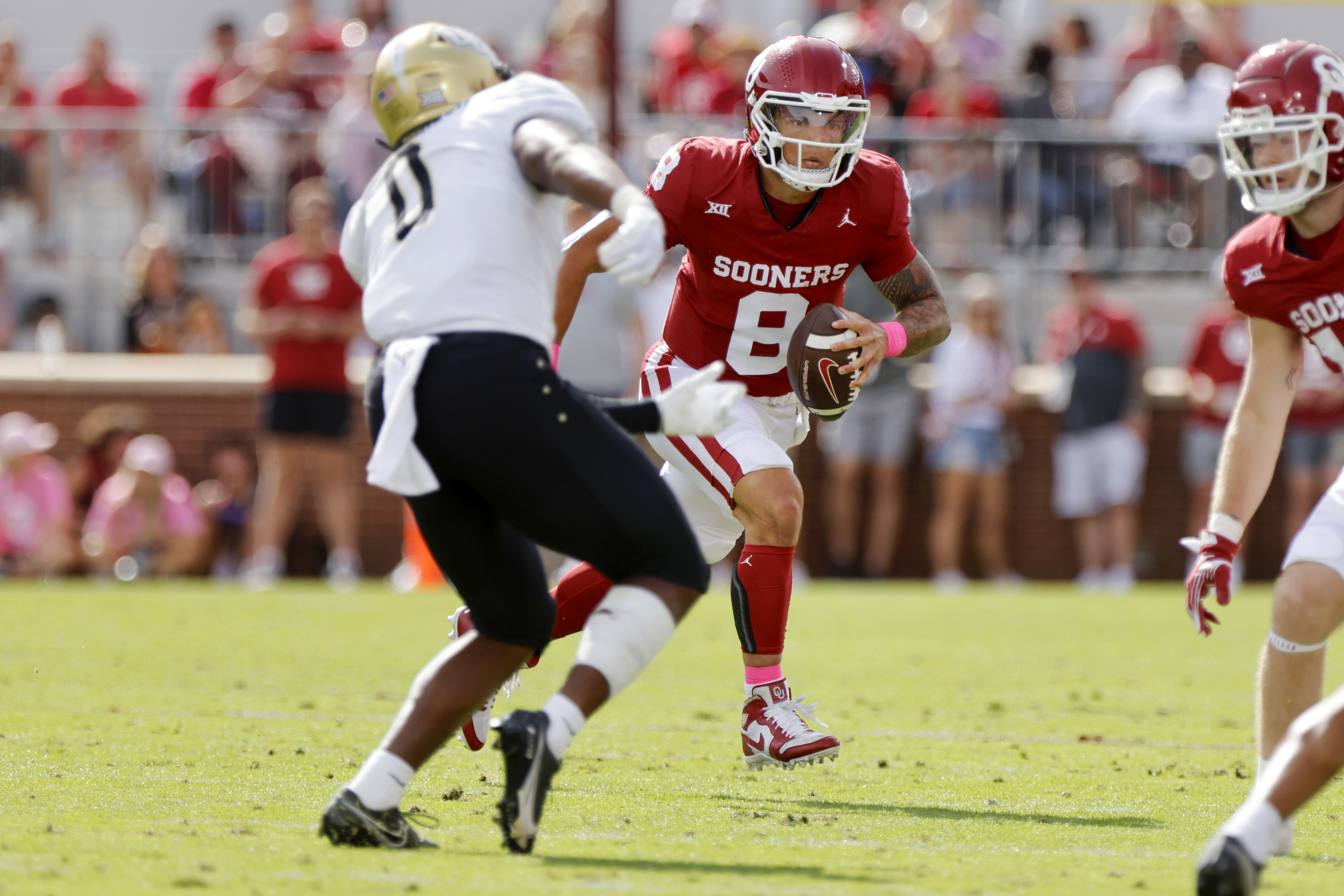 Dillon Gabriel, Jason Johnson