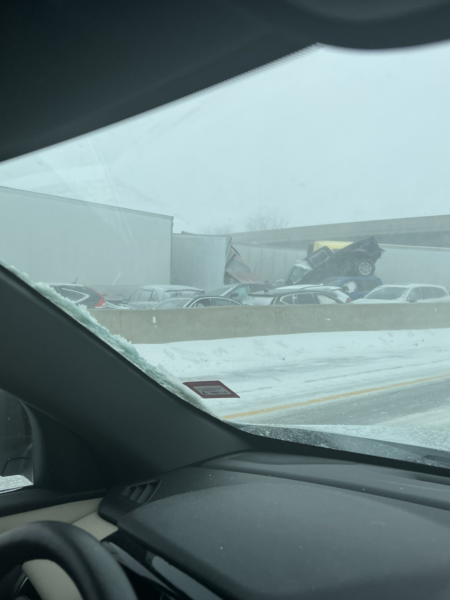 1 killed in 50-car pileup on Ohio Turnpike near Sandusky - Vimarsana News