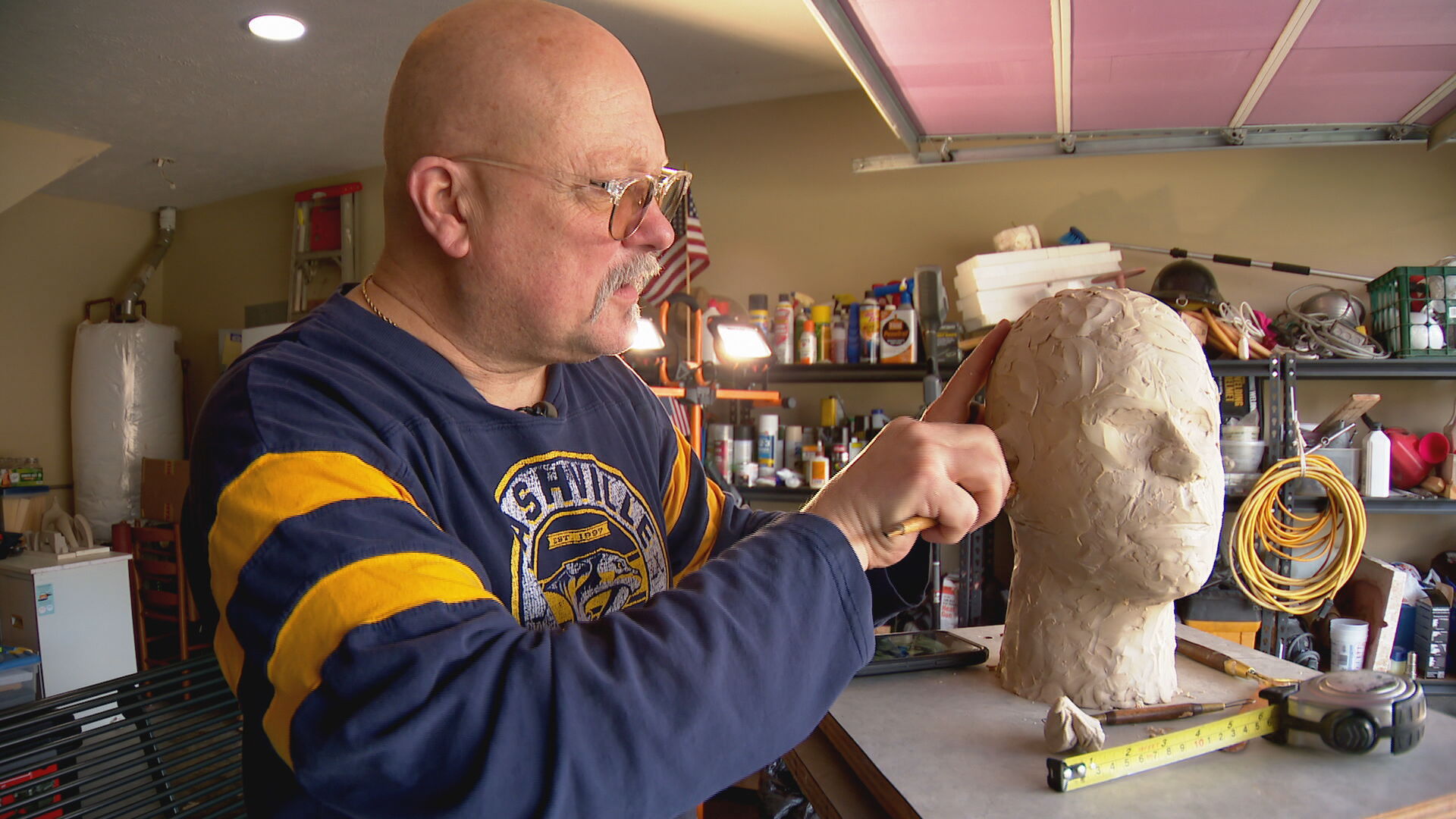 Sculptor Scott Wise 