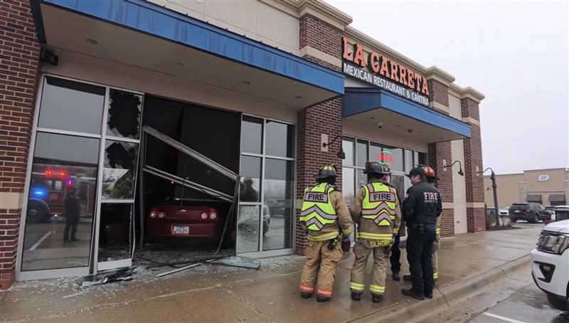 car into la carreta.jpg