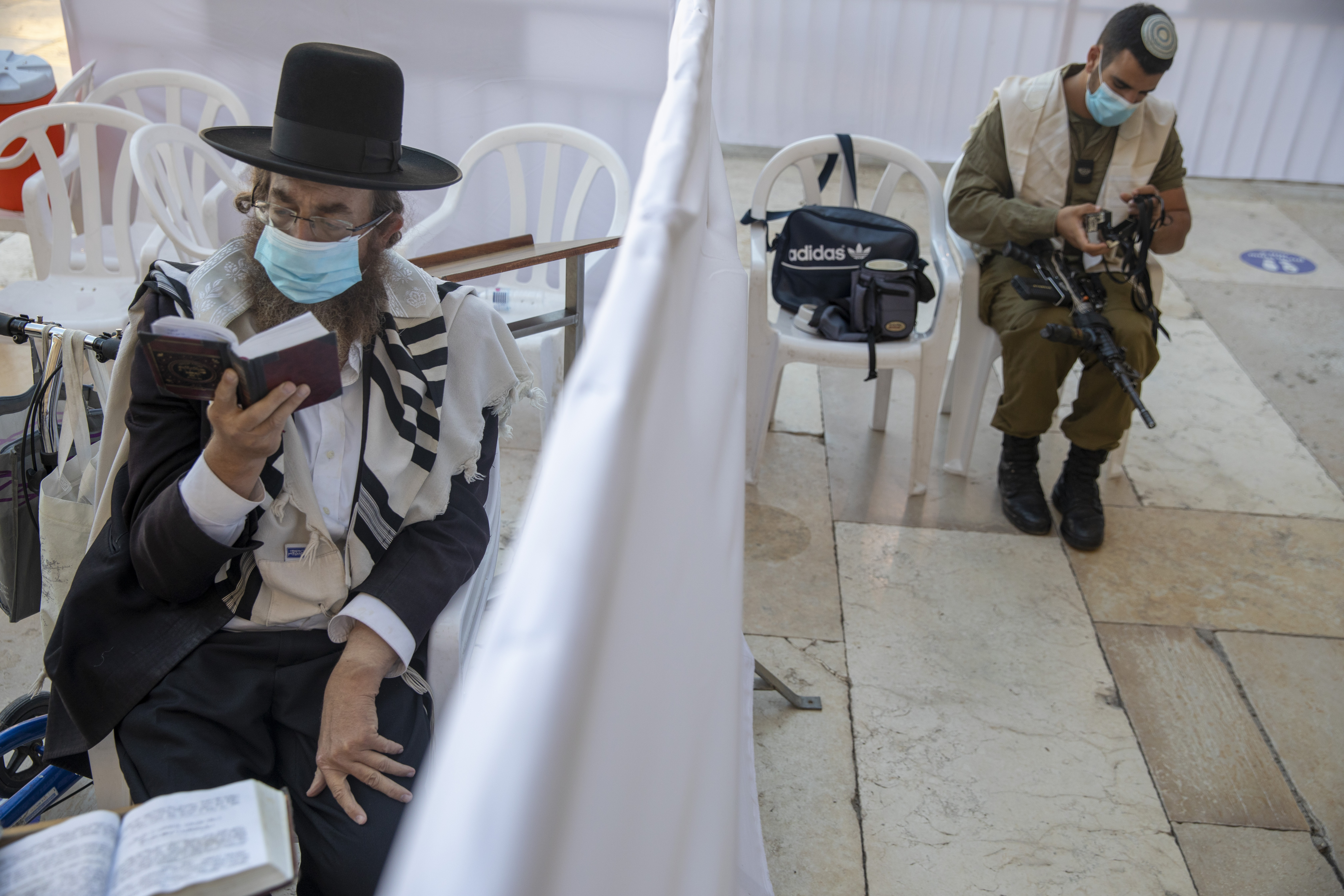 APTOPIX Virus Outbreak Israel Lockdown