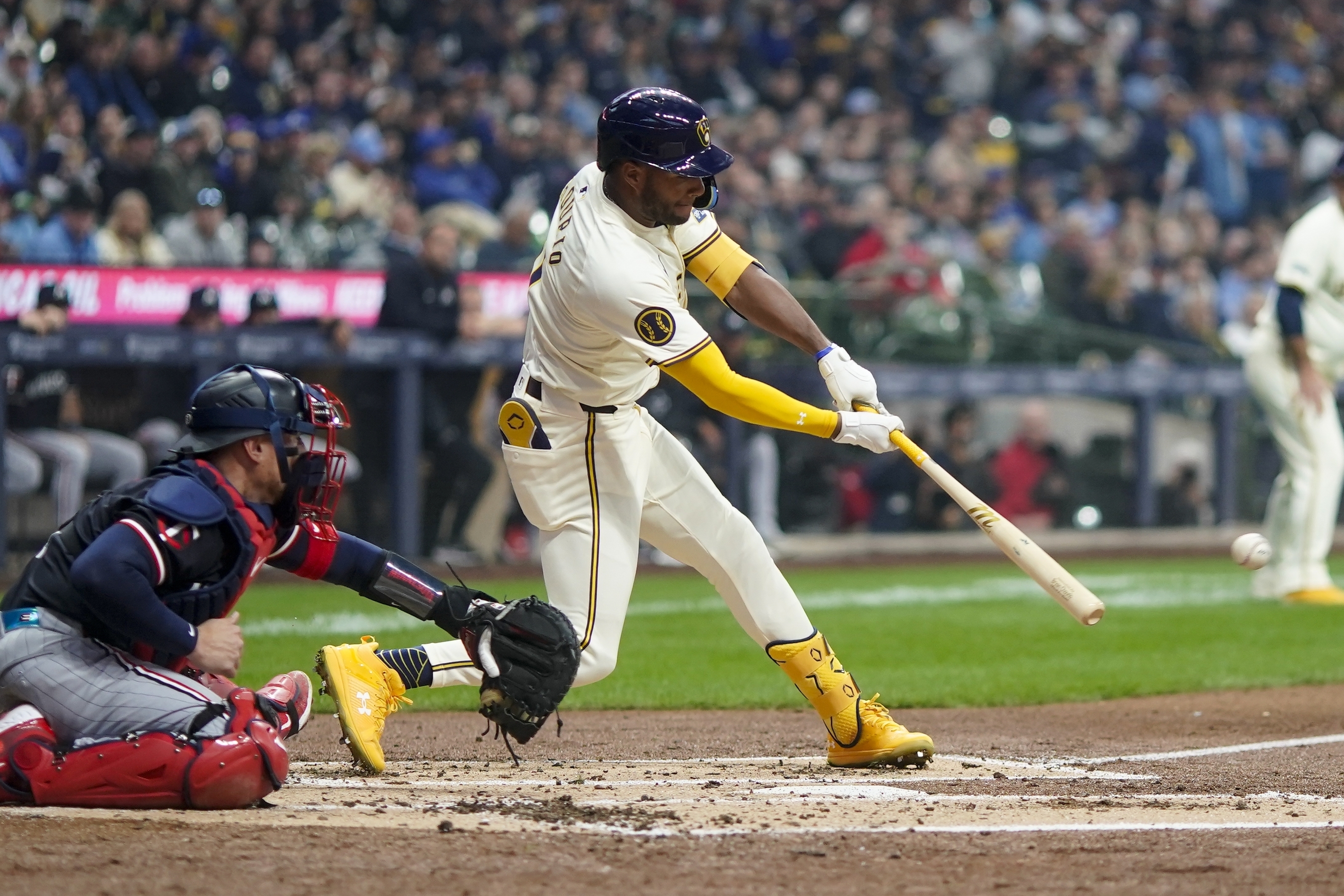 Twins Brewers Baseball