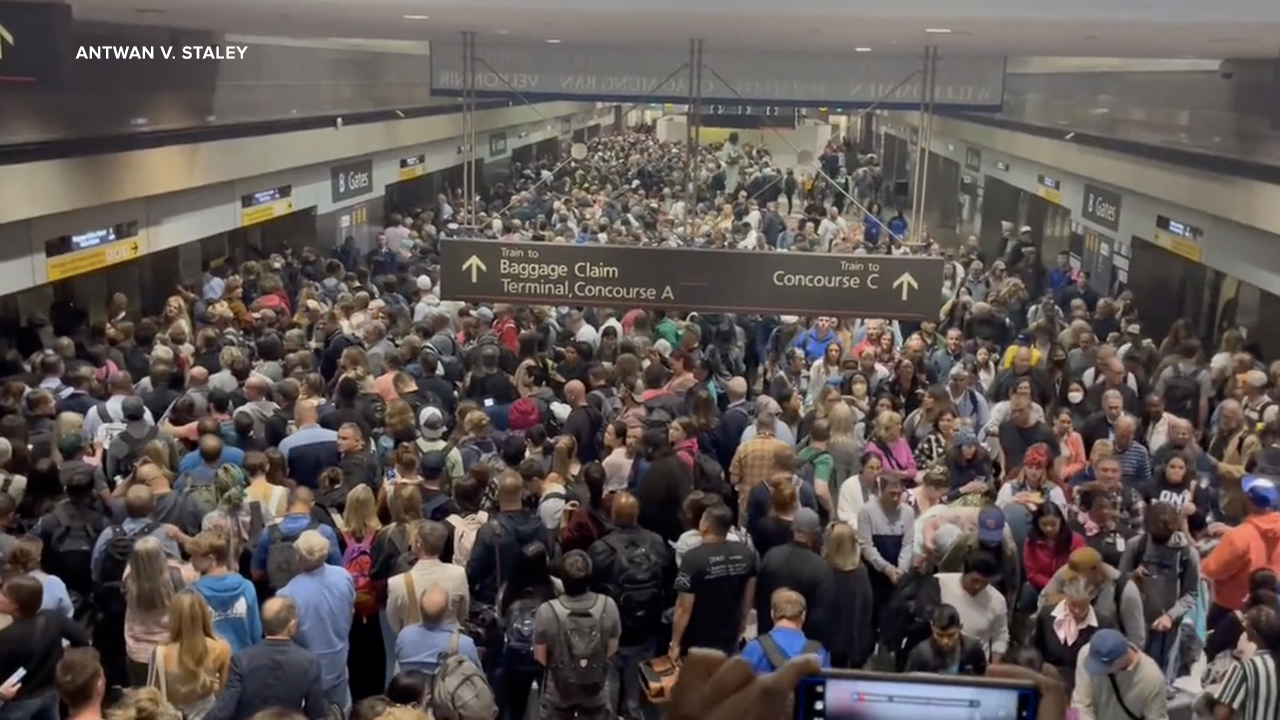 dia trains crowds.png