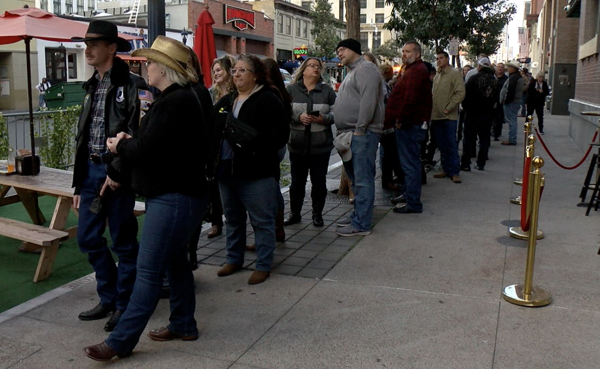 Record-shattering attendance at Garth Brooks concert brings boom to surrounding businesses.jpg