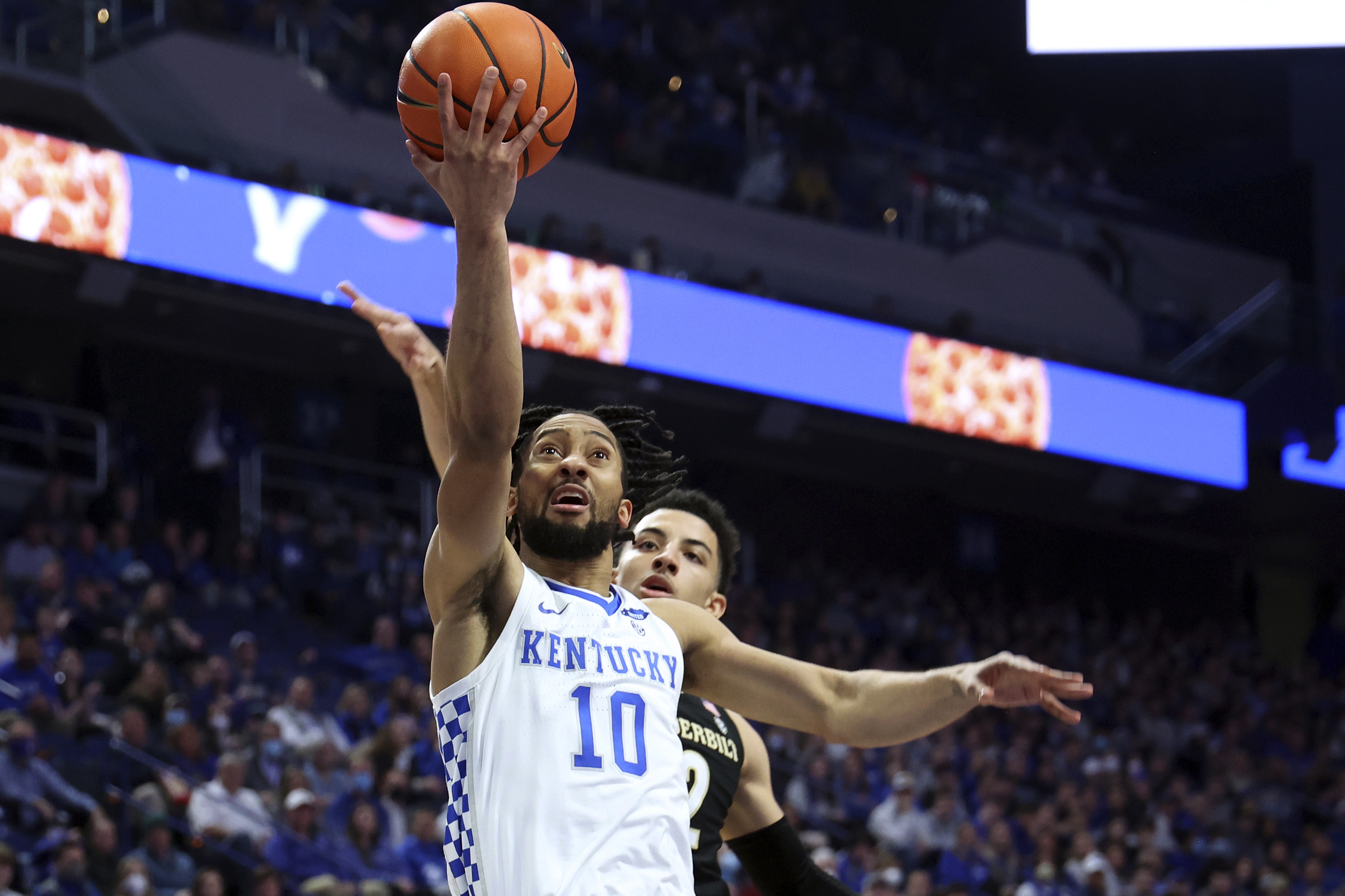 Davion Mintz against Vanderbilt
