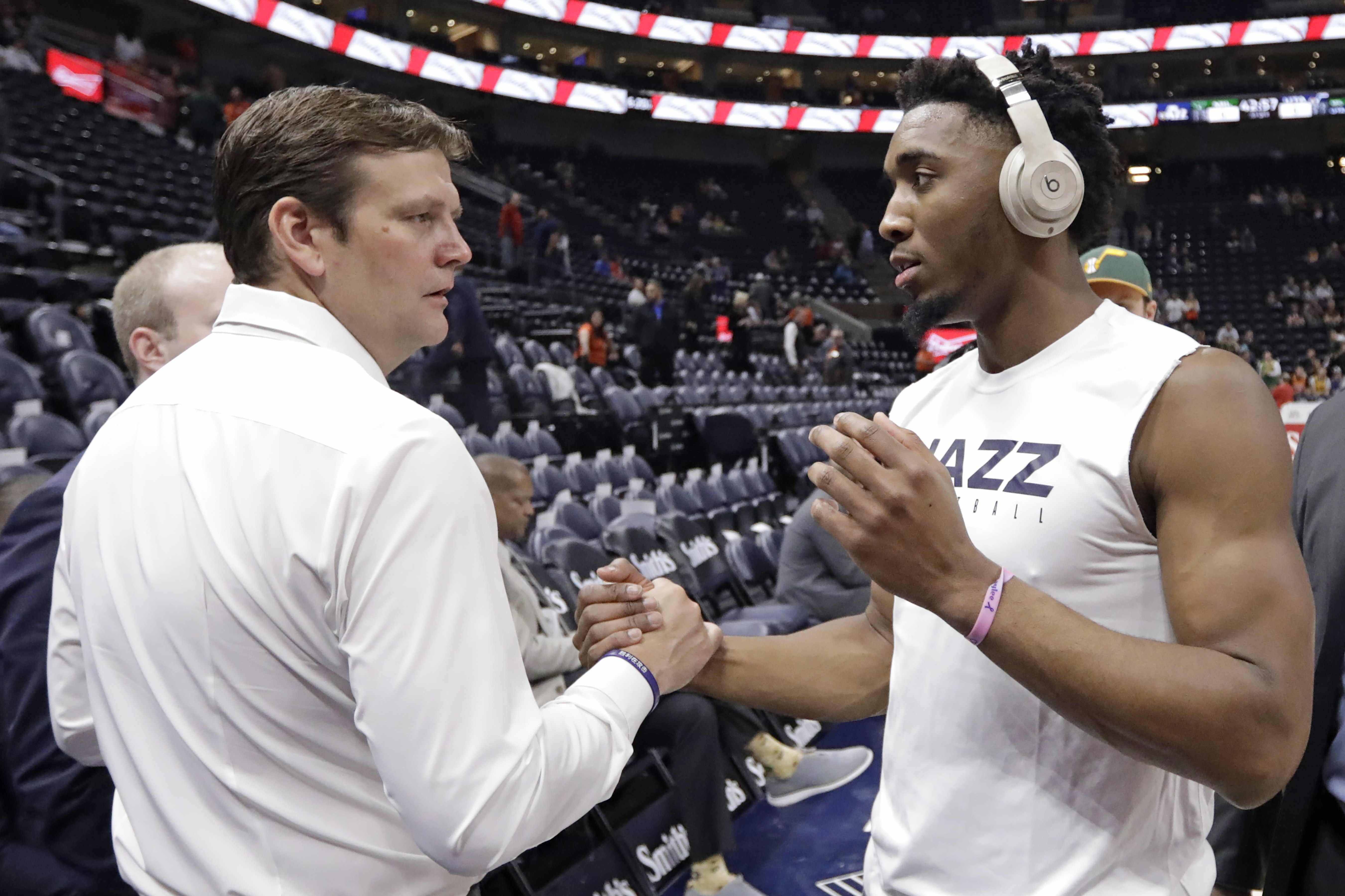 Donovan Mitchell, Dennis Lindsey