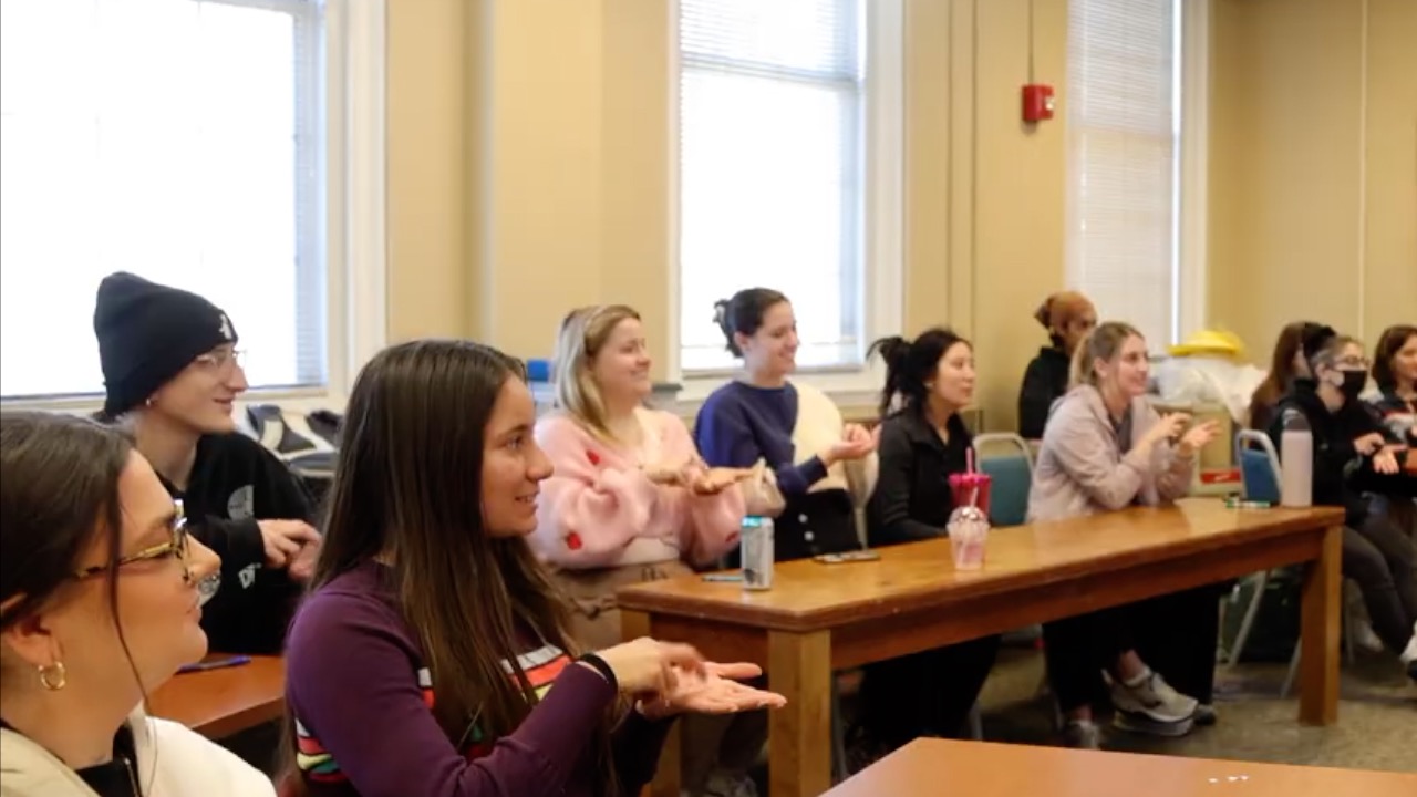 Students learning ASL on UL's campus 