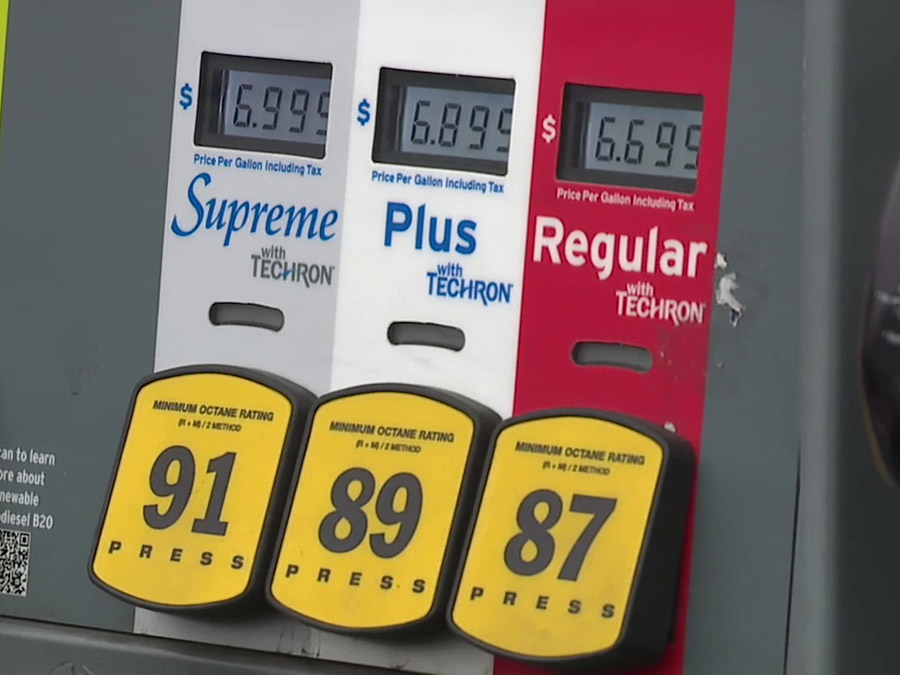 gas_prices_pricing_pump_100322.jpg