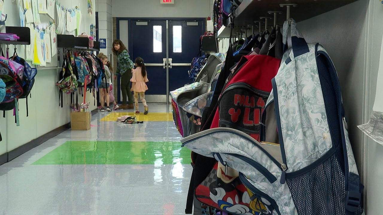 kids-students-classroom