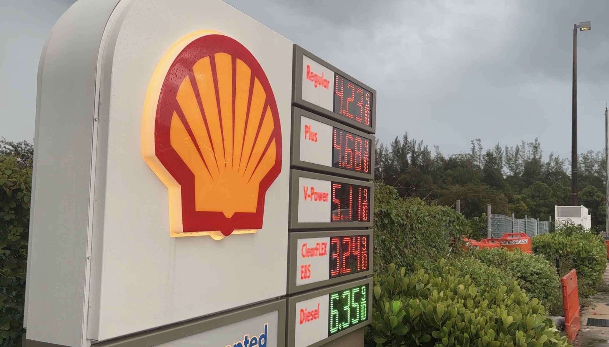 Gas prices top $4 in Palm Beach County
