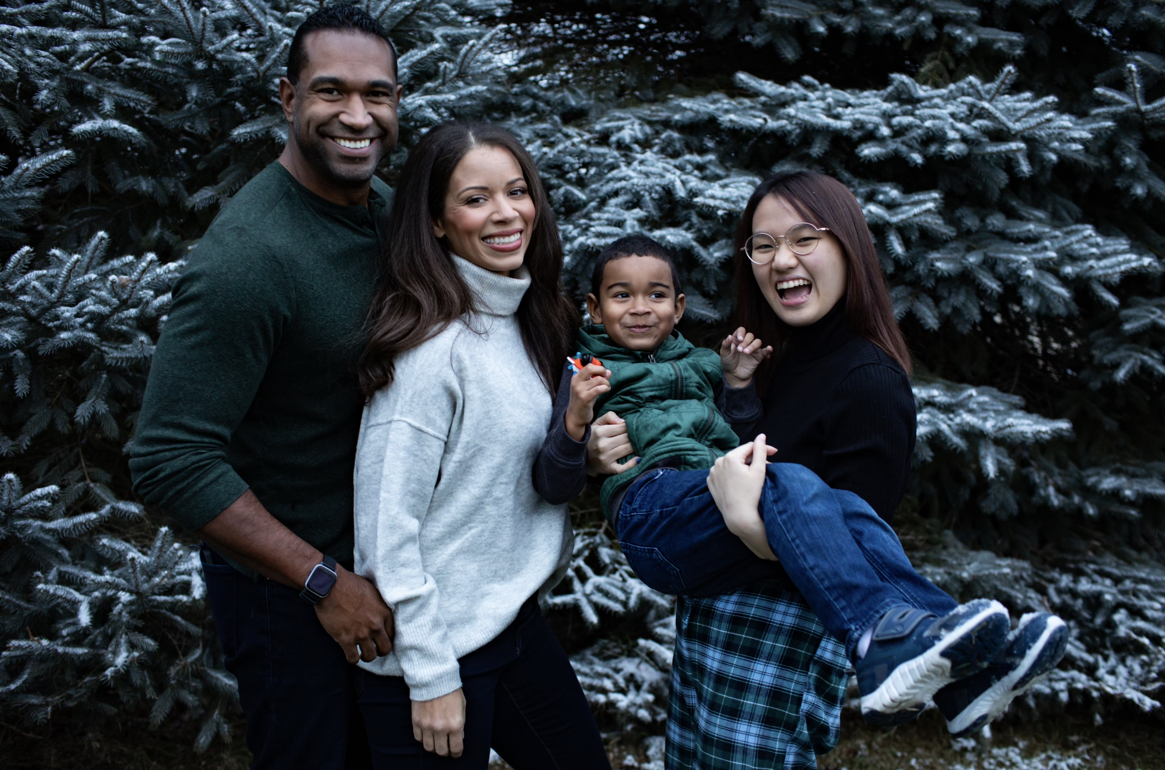 The Frazier Family with Manta