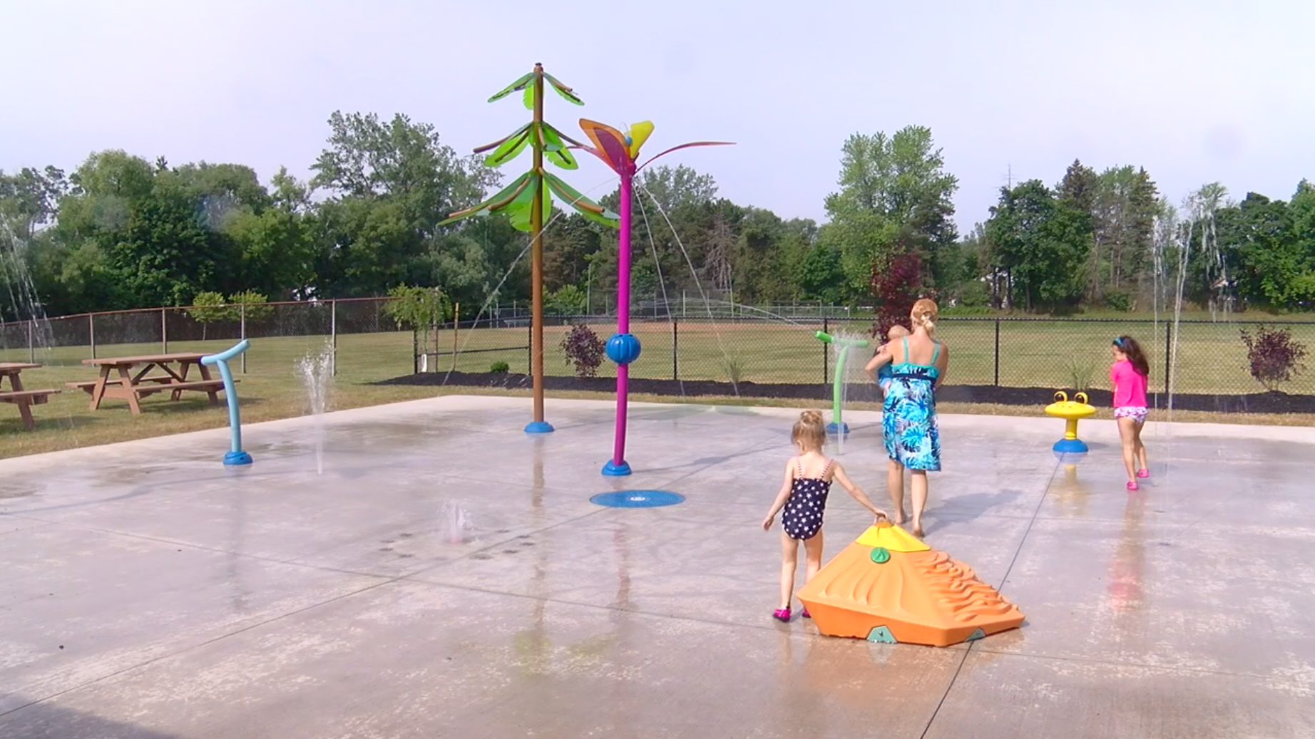 Town Of Lancaster Opens New Splash Pad At Meadow Lea Park