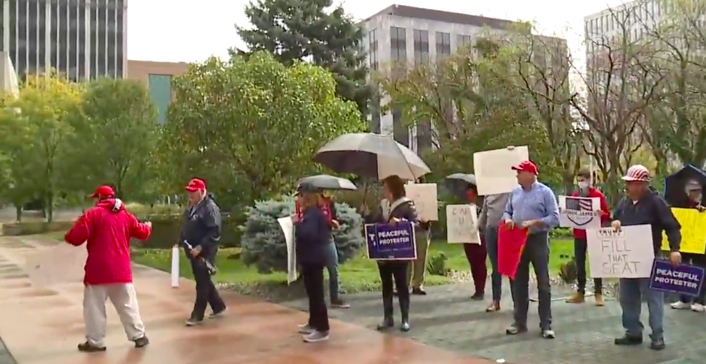 trump-protestors-grand-rapids