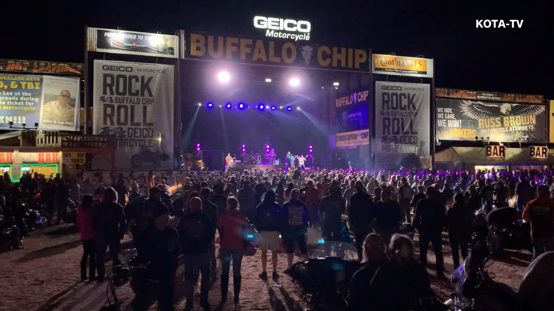 Smash Mouth plays to mostly mask-less Sturgis crowd; rally attendance down only slightly