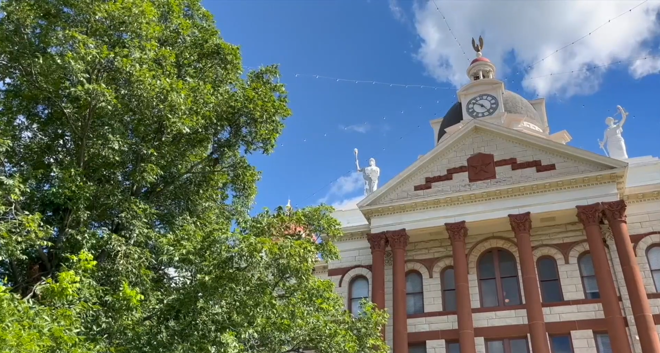 Gatesville coryell county courthouse close up.png
