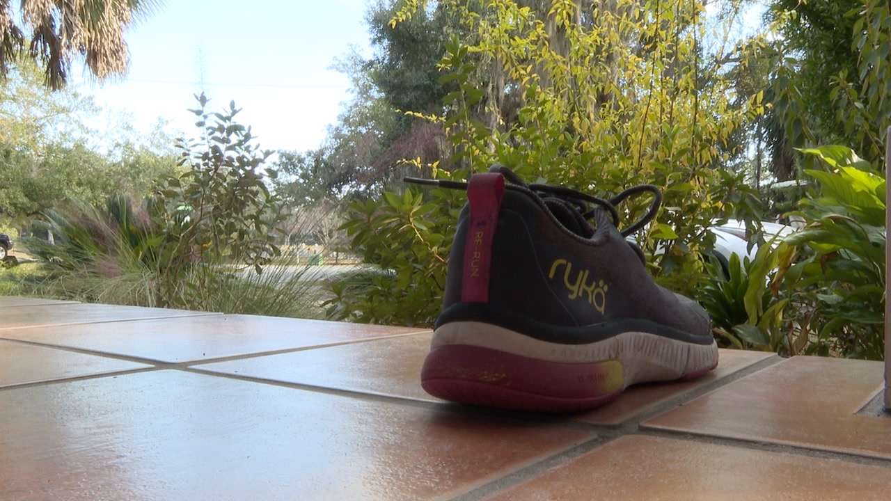 A single shoe after the Shoe Bandit stole its partner.