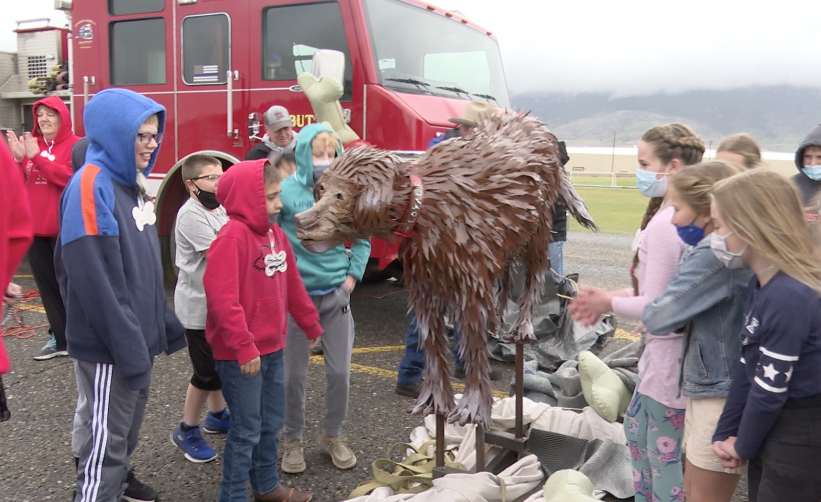 dog statue.jpg