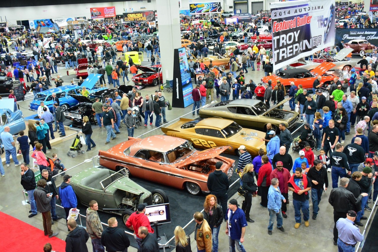Autorama crowds.jpg