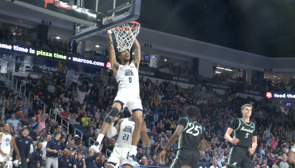 Mekhi Long alley-oop