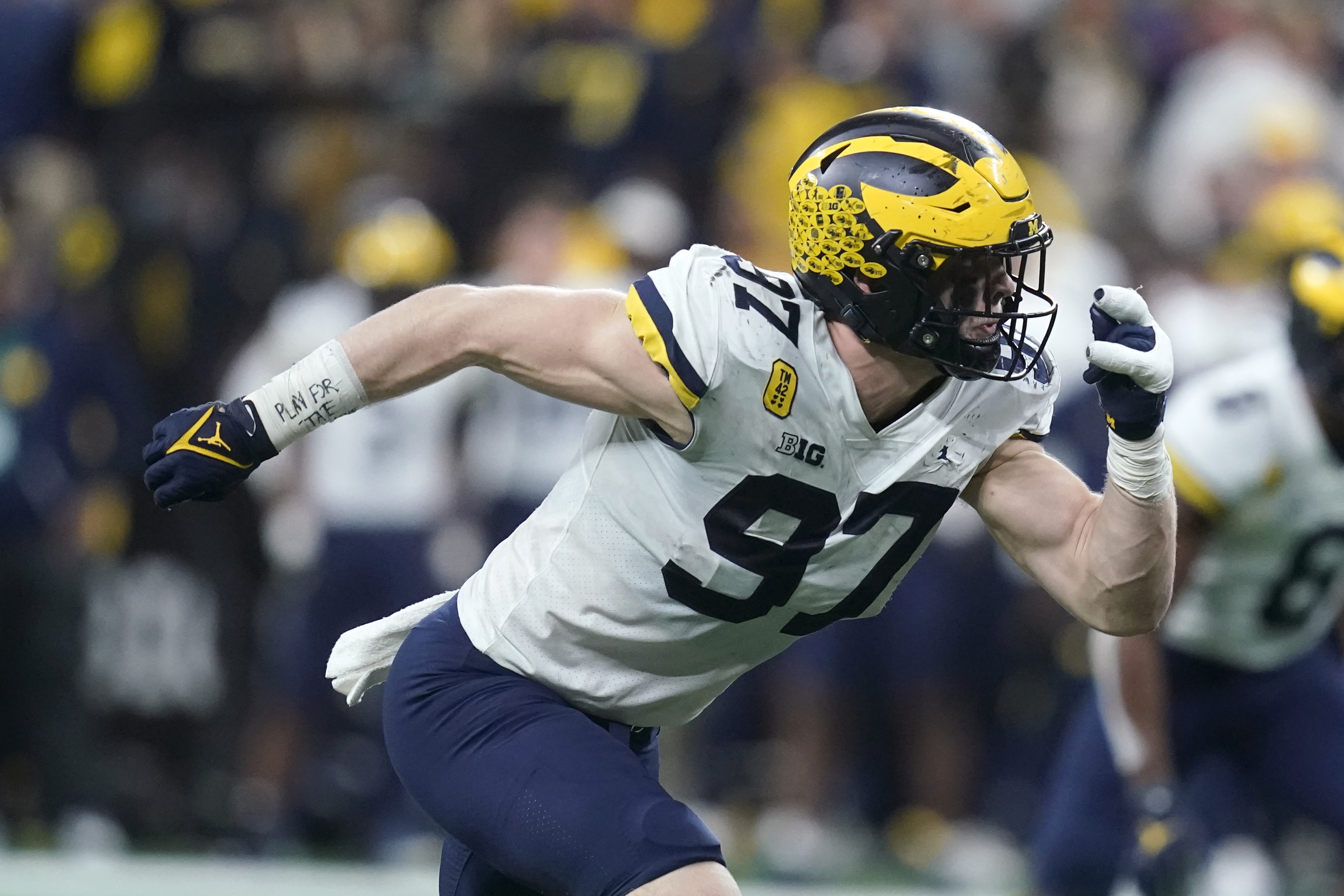 michigan de aidan hutchinson named heisman trophy finalist