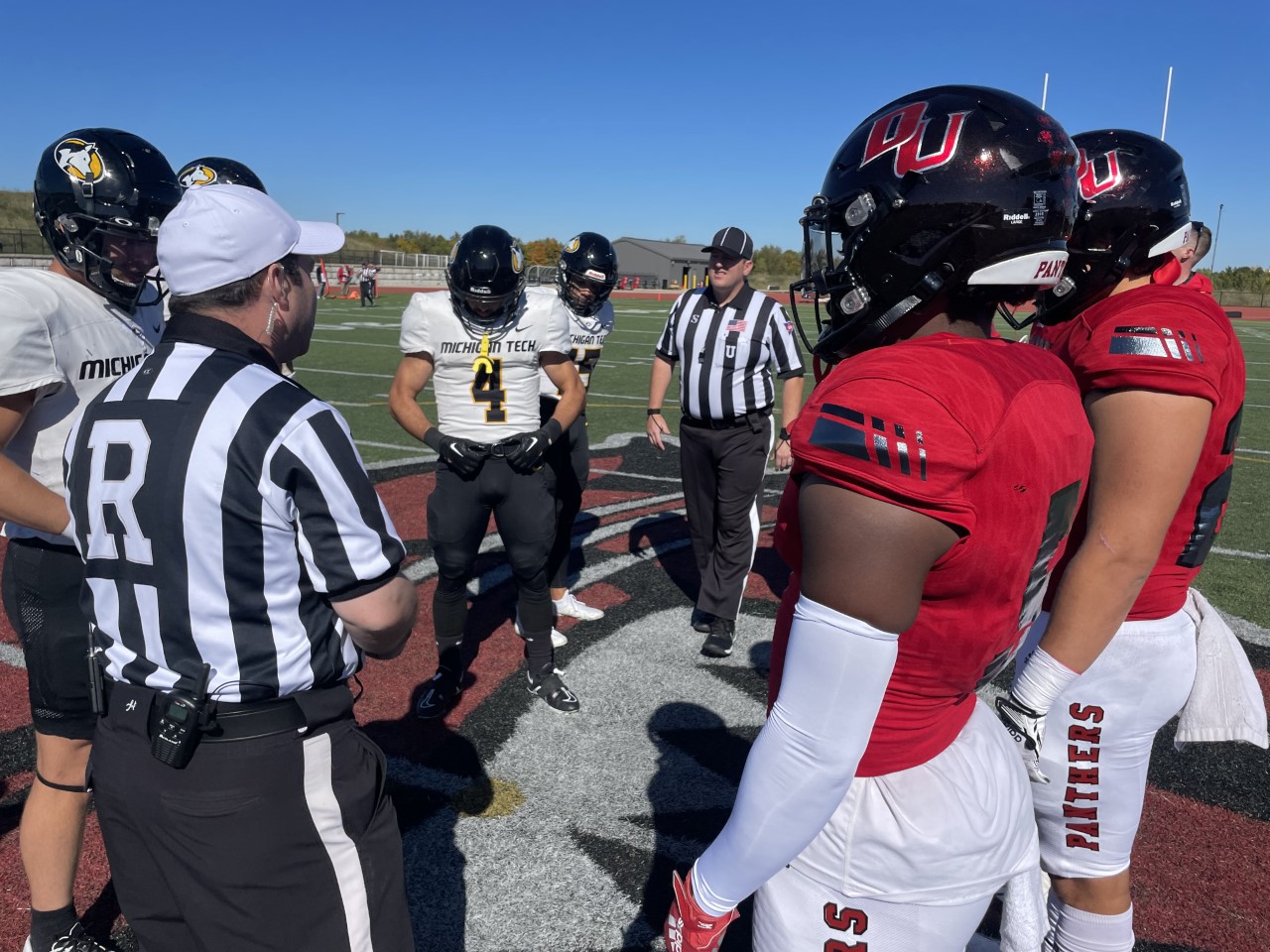 Davenport 52, Michigan Tech 38Davenport 52, Michigan Tech 38