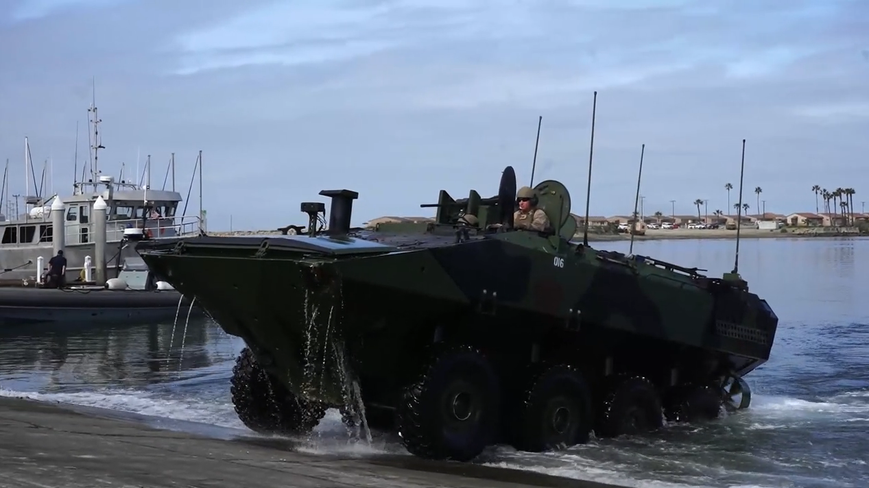 Amphibious combat vehicle camp pendleton