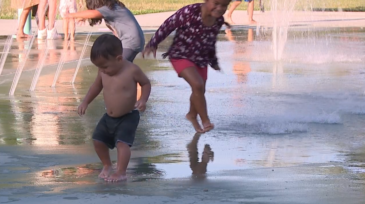 Draper splash pad