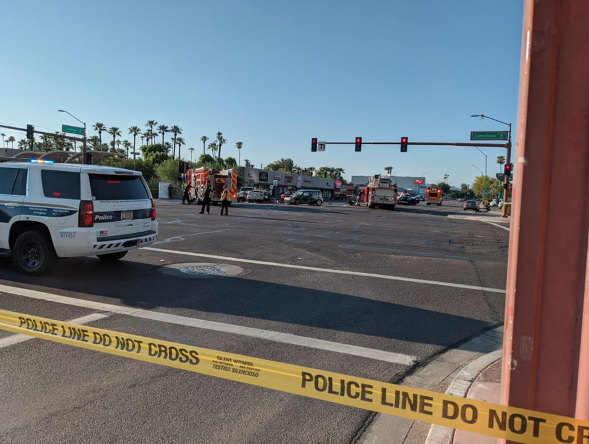 Phoenix Pd 3 Injured 1 Dead In Crash Involving Suspected Red Light Runner