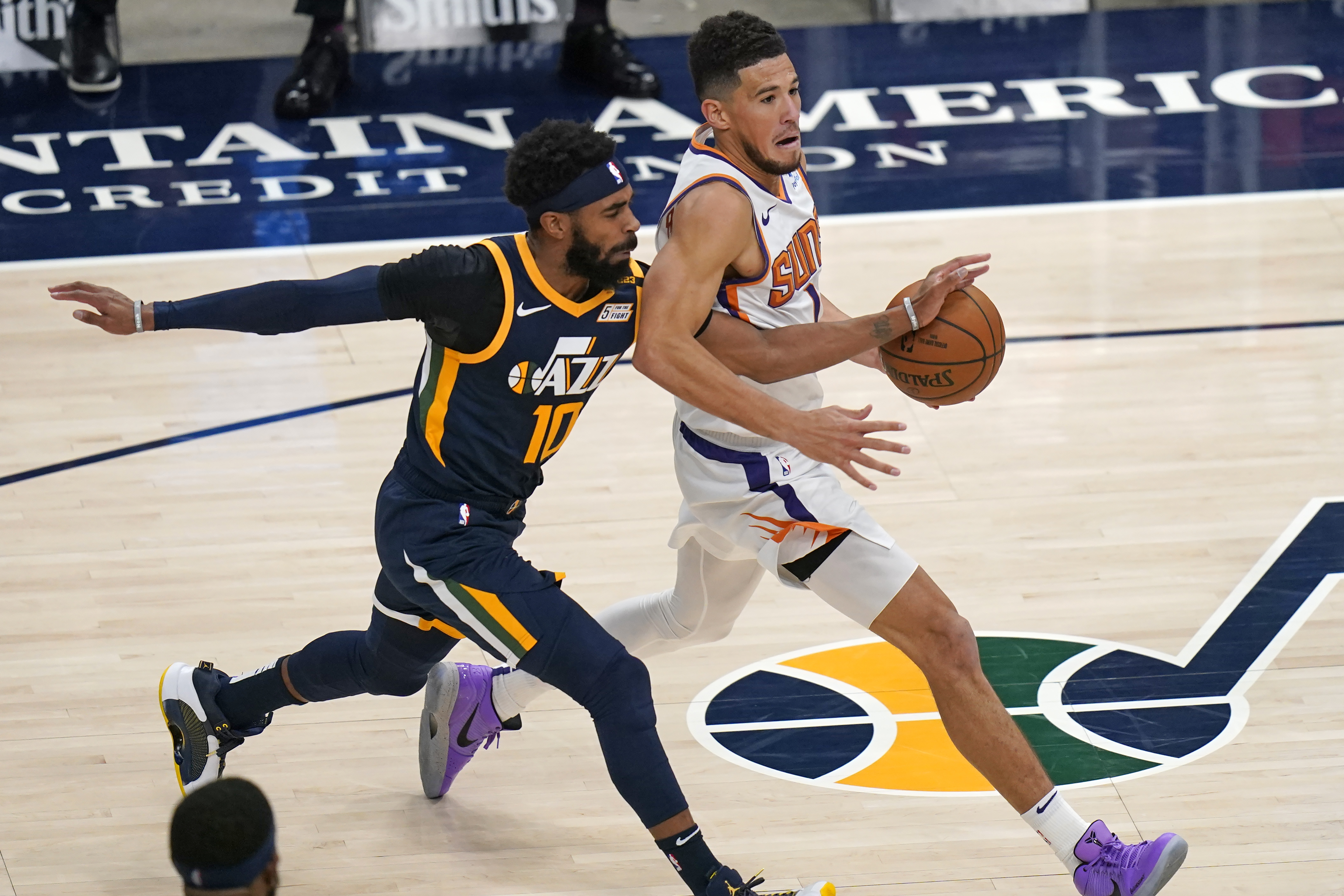 Devin Booker, Mike Conley