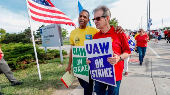 190926113720-gm-strike-detroit-0925-live-video.jpg