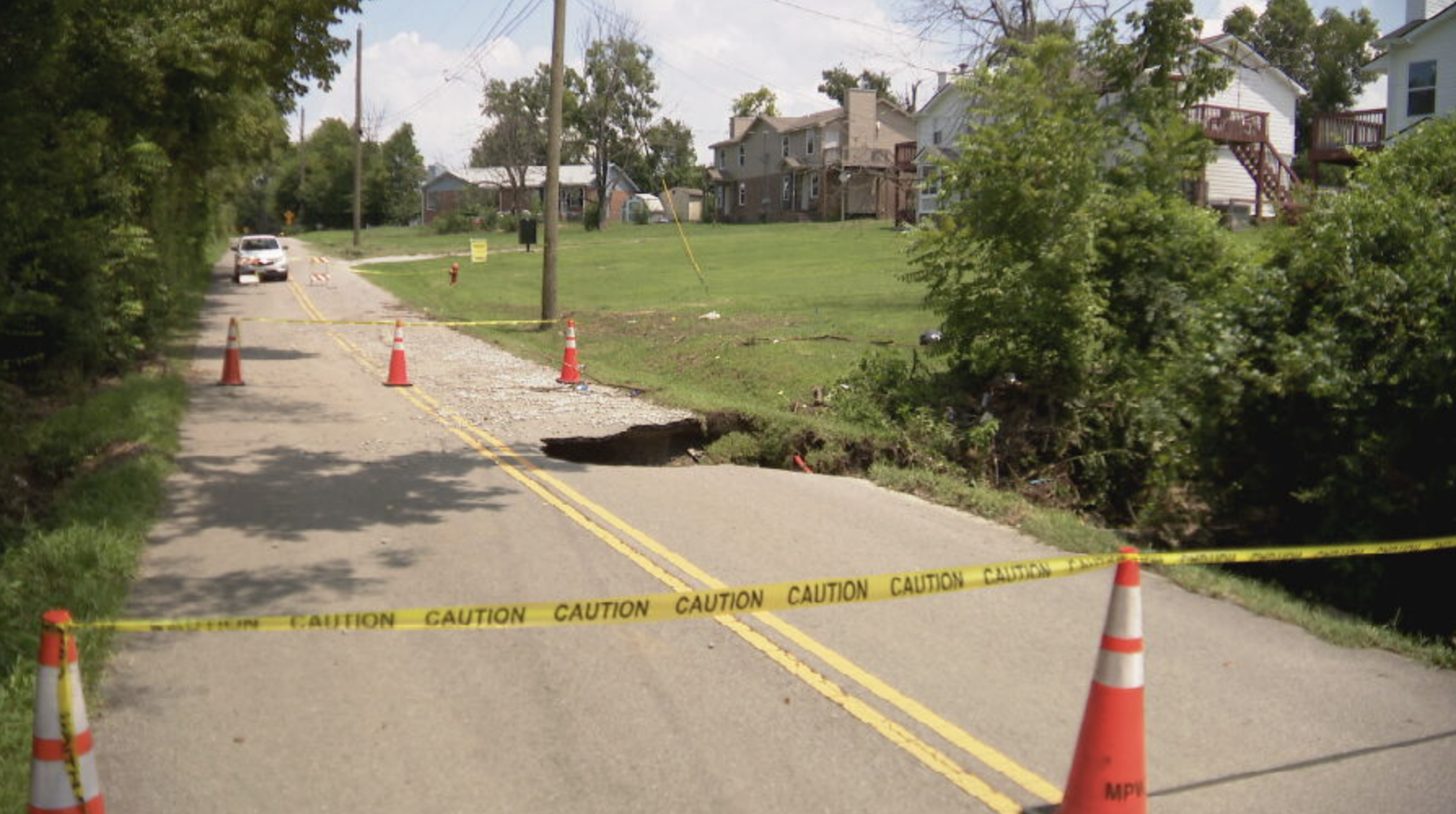 Sinkhole closes Pierce Road in Nashville