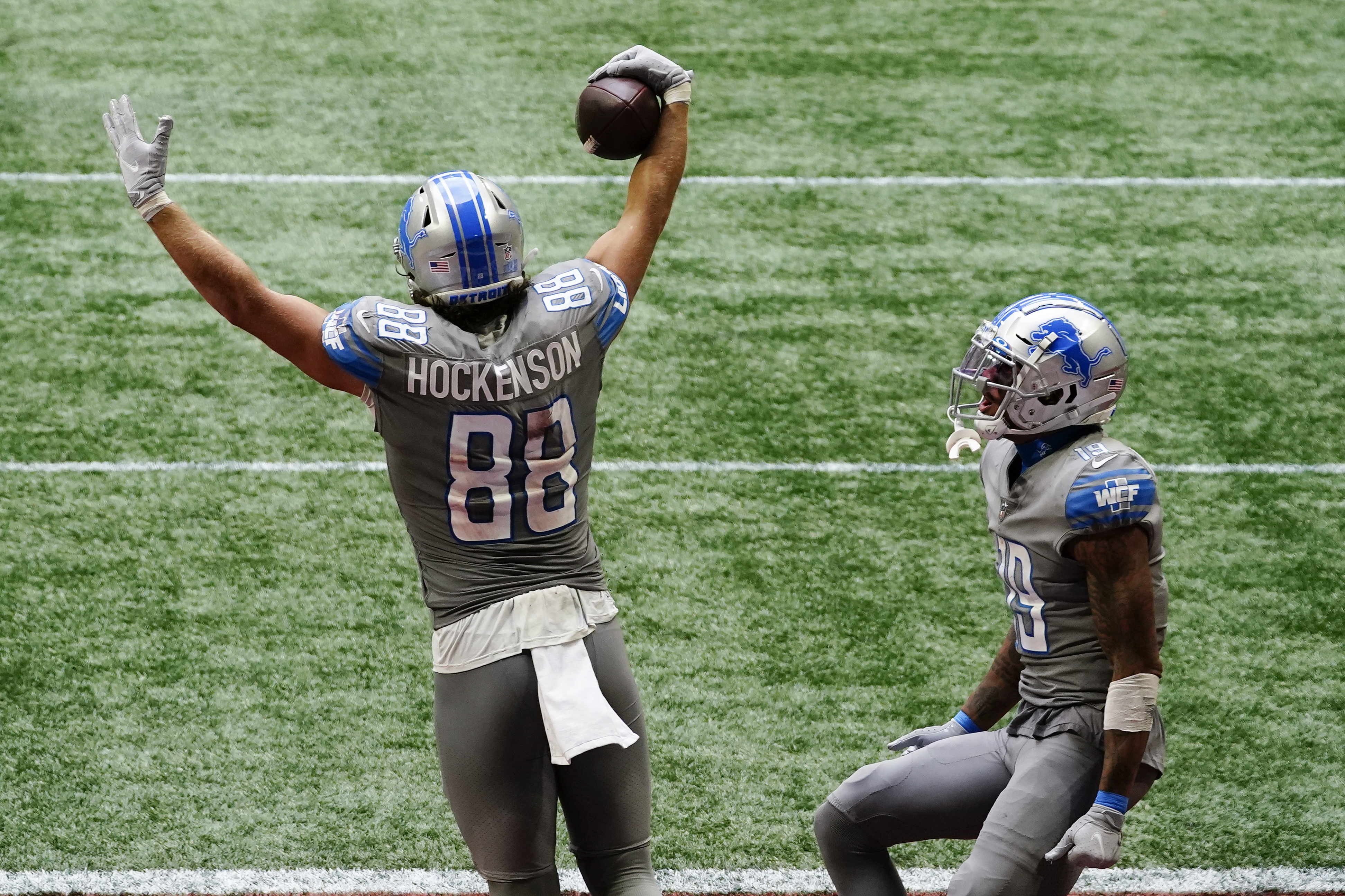 Lions stun Falcons 23-22 after letting Atlanta score late TD