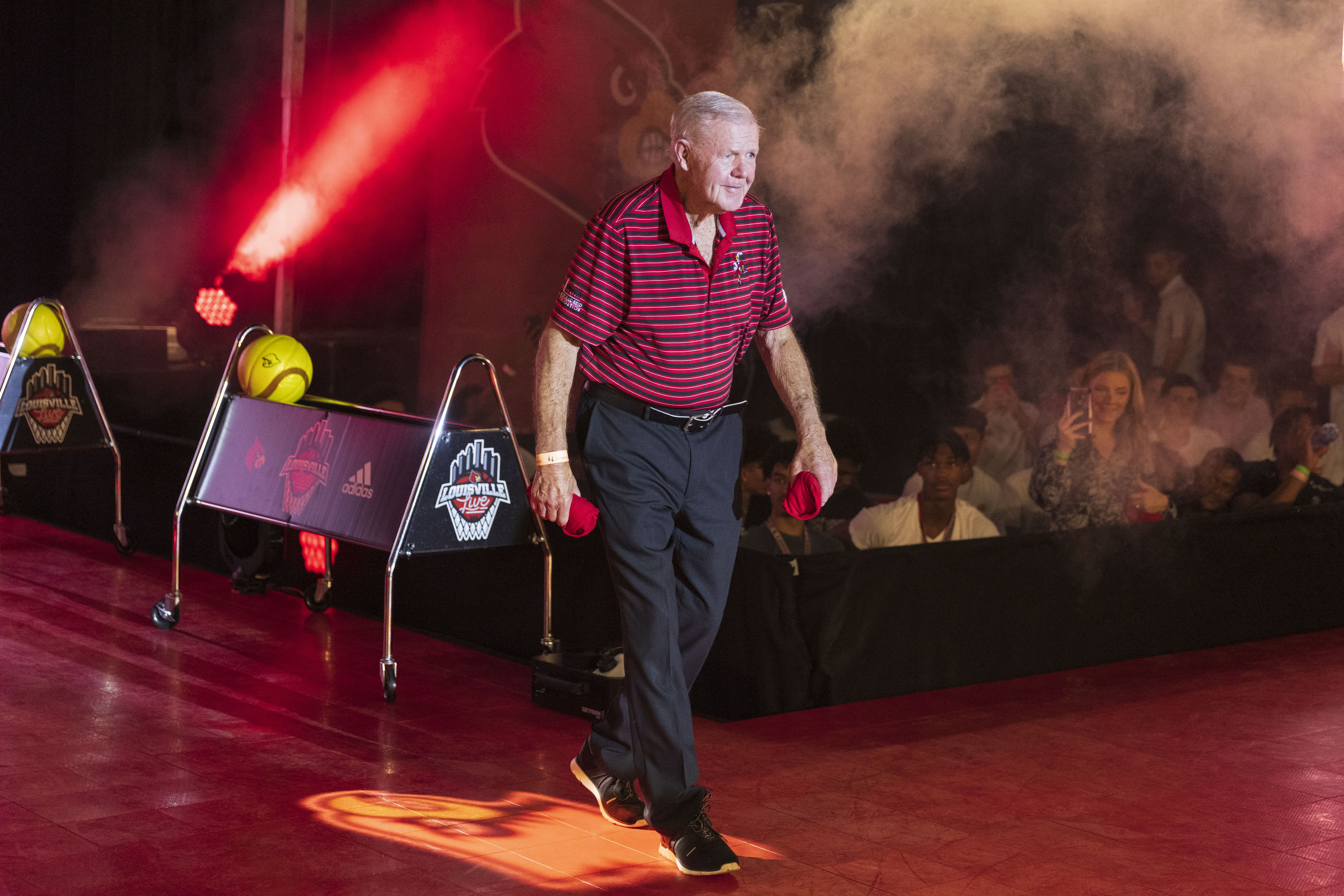 AC_ATH2021-22_LOUISVILLELIVE_1553.JPG