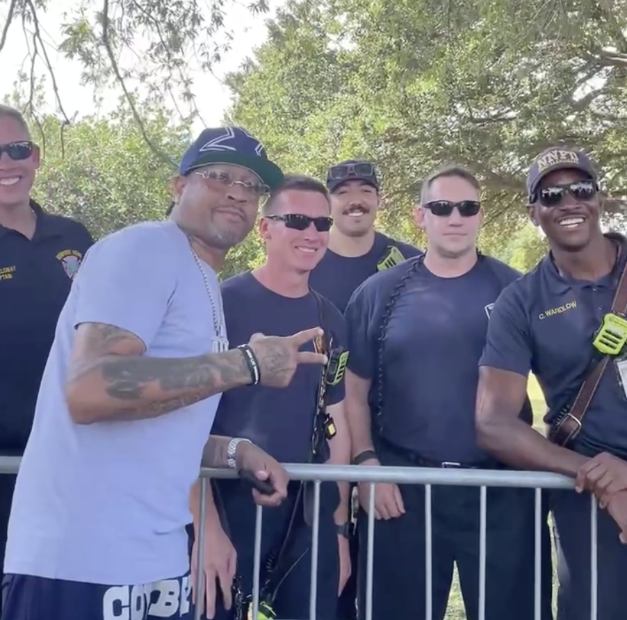 Allen Iverson gives away back to school supplies in NN community day